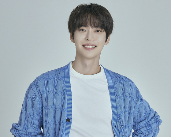Doyoung of boy band NCT poses for photos before a roundtable on June 8 in central Seoul. [SM ENTERTAINMENT]
