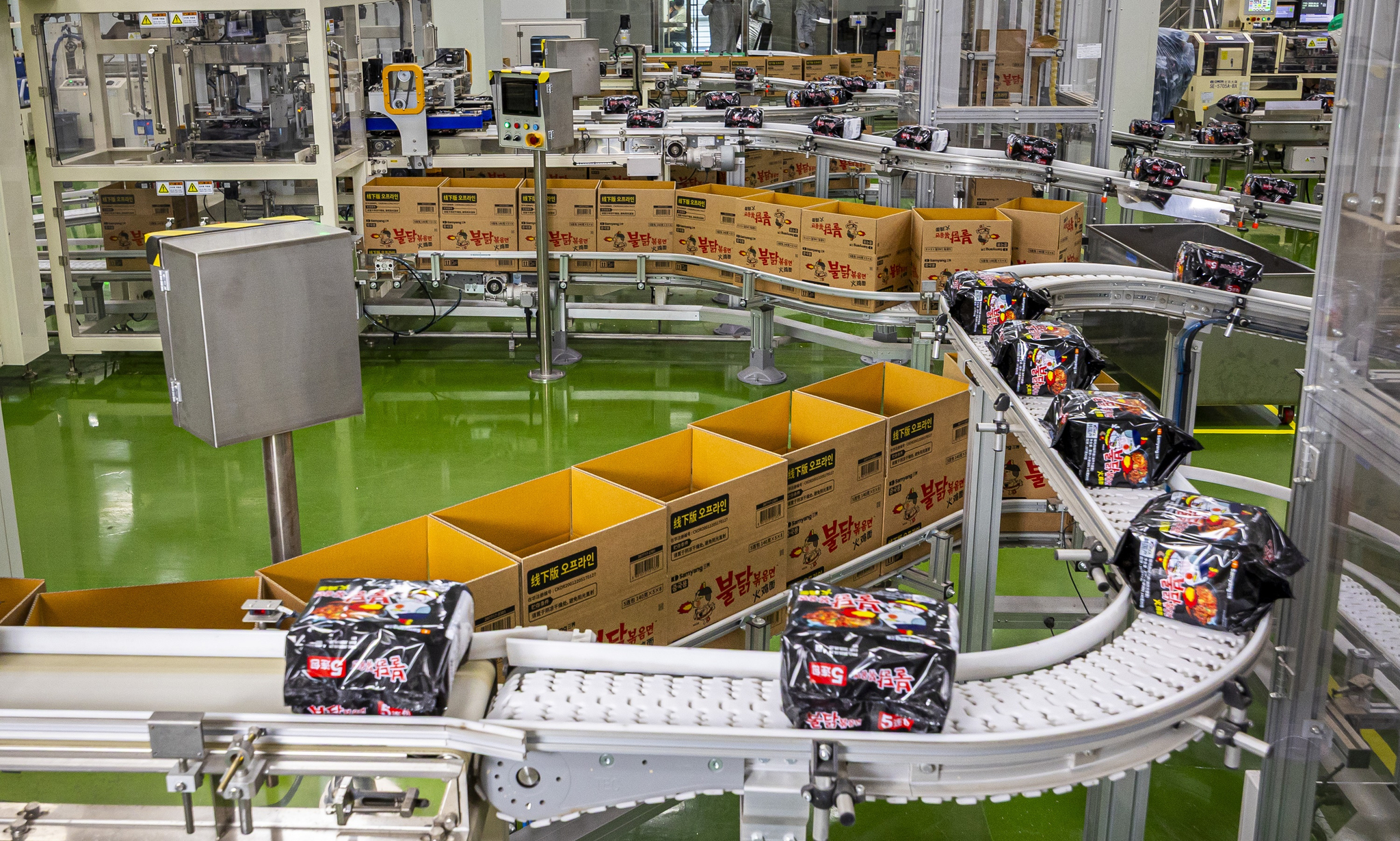 The interior of Samyang Foods' second plant in Miryang, South Gyeongsang, where the popular Buldak Ramen noodles are manufactured [SAMYANG FOODS]