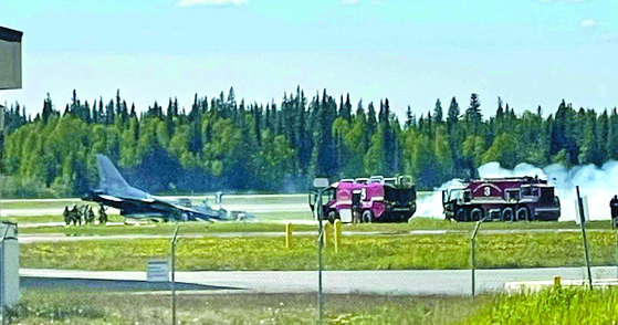 A Korean KF-16 fighter jet remains on the runway at Eielson Air Force Base in Alaska after sustaining damage during takeoff on June 11 in this photo uploaded to Facebook. [SCREEN CAPTURE]