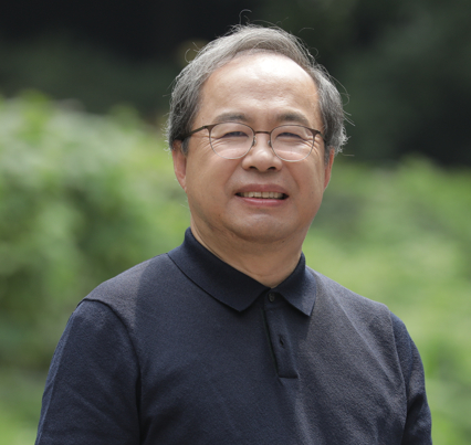 Professor Kim Joung-ho of KAIST's School of Electrical Engineering [KIM JOUNG-HO]