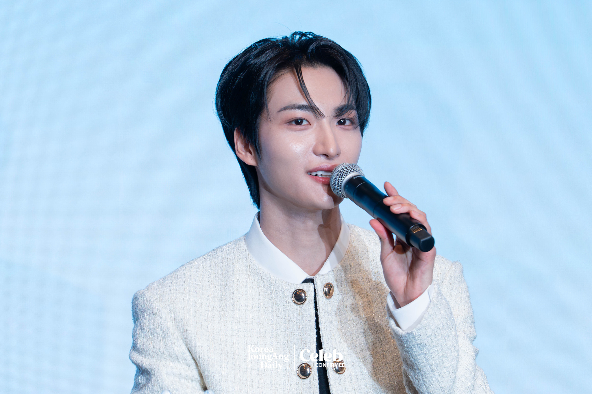 Boy band Ateez answers questions during a  news conference for the release of its 12th EP, “Golden Hour: Part.3,” at Hotel Naru Seoul MGallery Ambassador in western Seoul. [DANIELA GONZALEZ PEREZ]