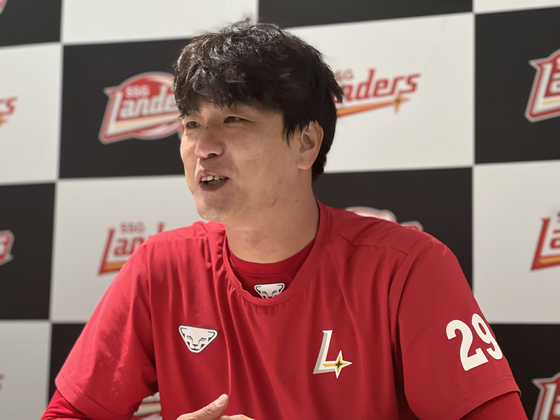 Landers pitcher Kim Kwang-hyun attends a press conference at the SSG Landers Field in Incheon on June 13. [NEWS1]