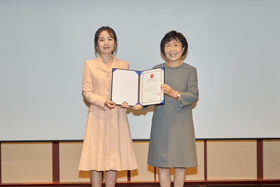 Cui Meiling from China, who tied the enduring aspects of Korean culture with the country’s concept of jeong, won the live vote on Thursday and received a prize valued at 3 million won, including 1.5 million won in cash. [CICI]                