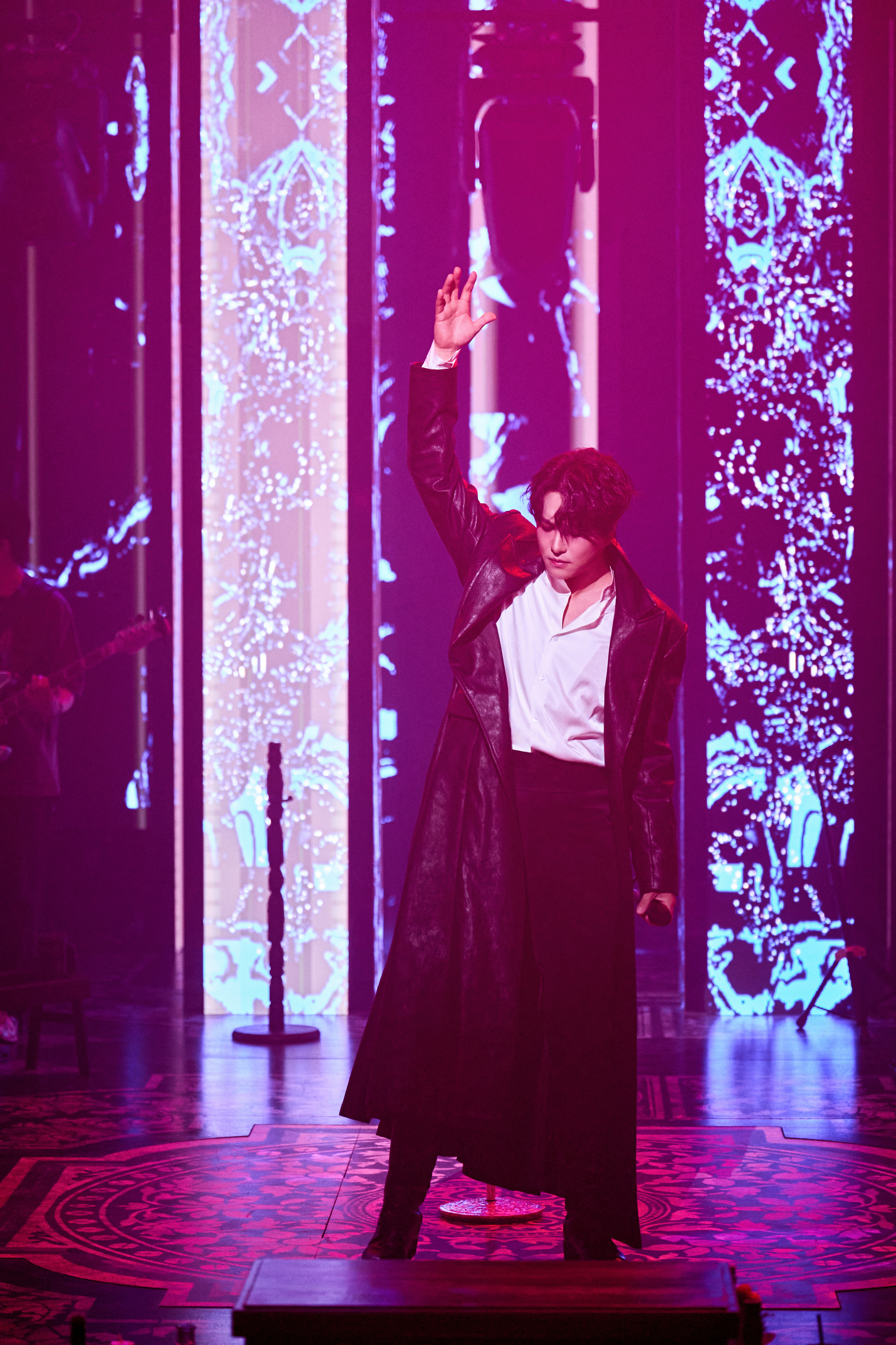  Min Woo-hyun as Hamlet in the ongoing rock musical "The Voice of Hamlet: The Concert" at the National Theater of Korea’s Haneul Theater in Jung District, central Seoul. [EMOTIONAL THEATRE]