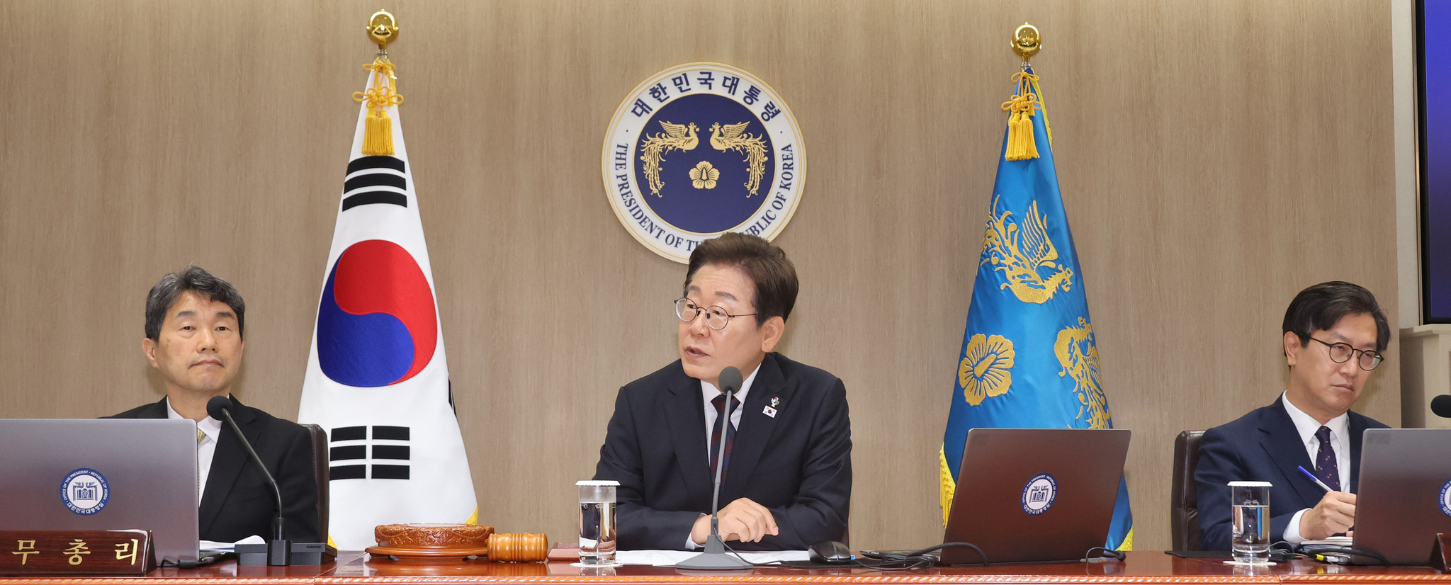 President Lee Jae-myung, center, speaks during a Cabinet meeting at the presidential office in Yongsan District, central Seoul on June 10. [YONHAP]