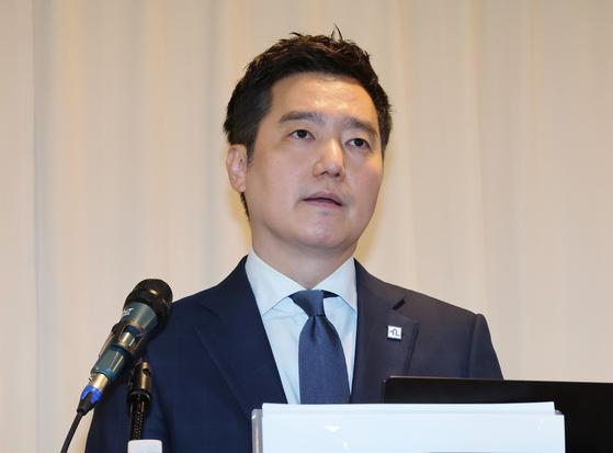 Hoverlab host Kim Se-eui attends a press conference at Space Square in Gangnam District, southern Seoul, on May 7. [NEWS1]