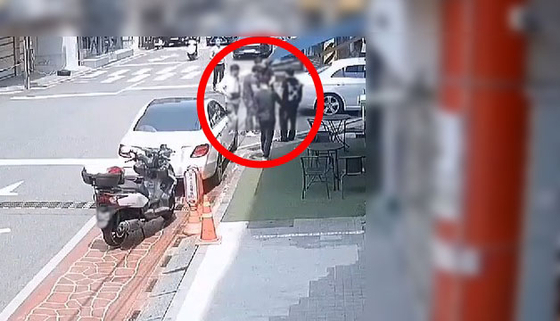 CCTV footage of the suspects involved in drug distribution, captured in May 2023. [GWANAK POLICE PRECINT]