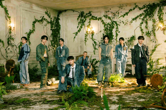 Stray Kids' third mini album group image [JYP]