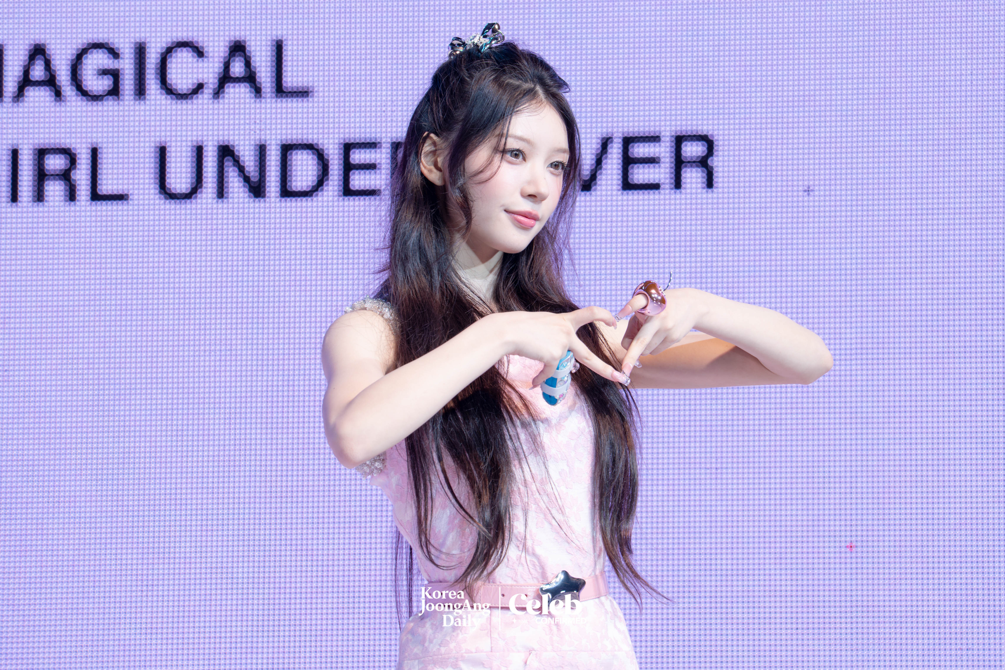 ILLIT’s Moka poses for photos during a showcase for the release of the EP, “bomb,” at Yes24 Live Hall in eastern Seoul on June 16. [DANIELA GONZALEZ PEREZ]