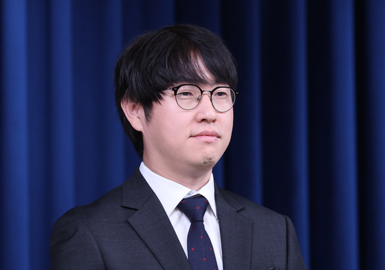 Ha Jung-woo, head of the Future AI Center at Naver, attends a briefing at the presidential office in Yongsan, central Seoul, on June 15. President Lee Jae Myung appointed Ha as presidential secretary for AI policy. [NEWS1]