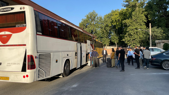 Korea's Foreign Ministry assists 20 Korean nationals and their Iranian family members to evacuate Iran by bus on Wednesday to neighboring Turkmenistan. [MINISTRY OF FOREIGN AFFAIRS] 