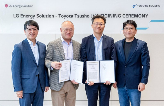 Officials from LG Energy Solution and Toyota Tsusho pose for a photo after signing an agreement to set up a battery recycling joint venture in the United States. [LG ENERGY SOLUTION]