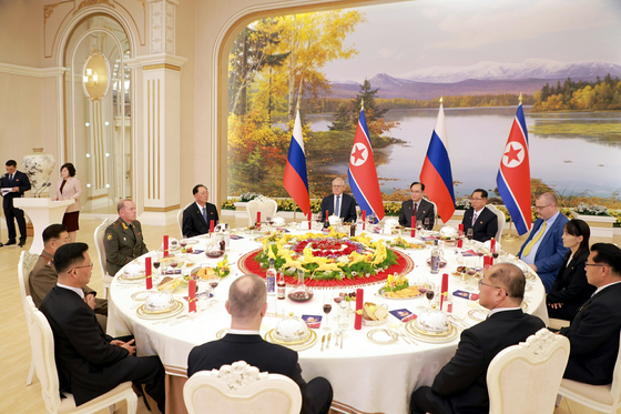 North Korea's Rodong Sinmun reported June 20 that the North Korean Foreign Ministry and the Russian Embassy in Pyongyang hosted a reception on June 19 to commemorate the first anniversary of their treaty on a “comprehensive strategic partnership. [NEWS1] 
