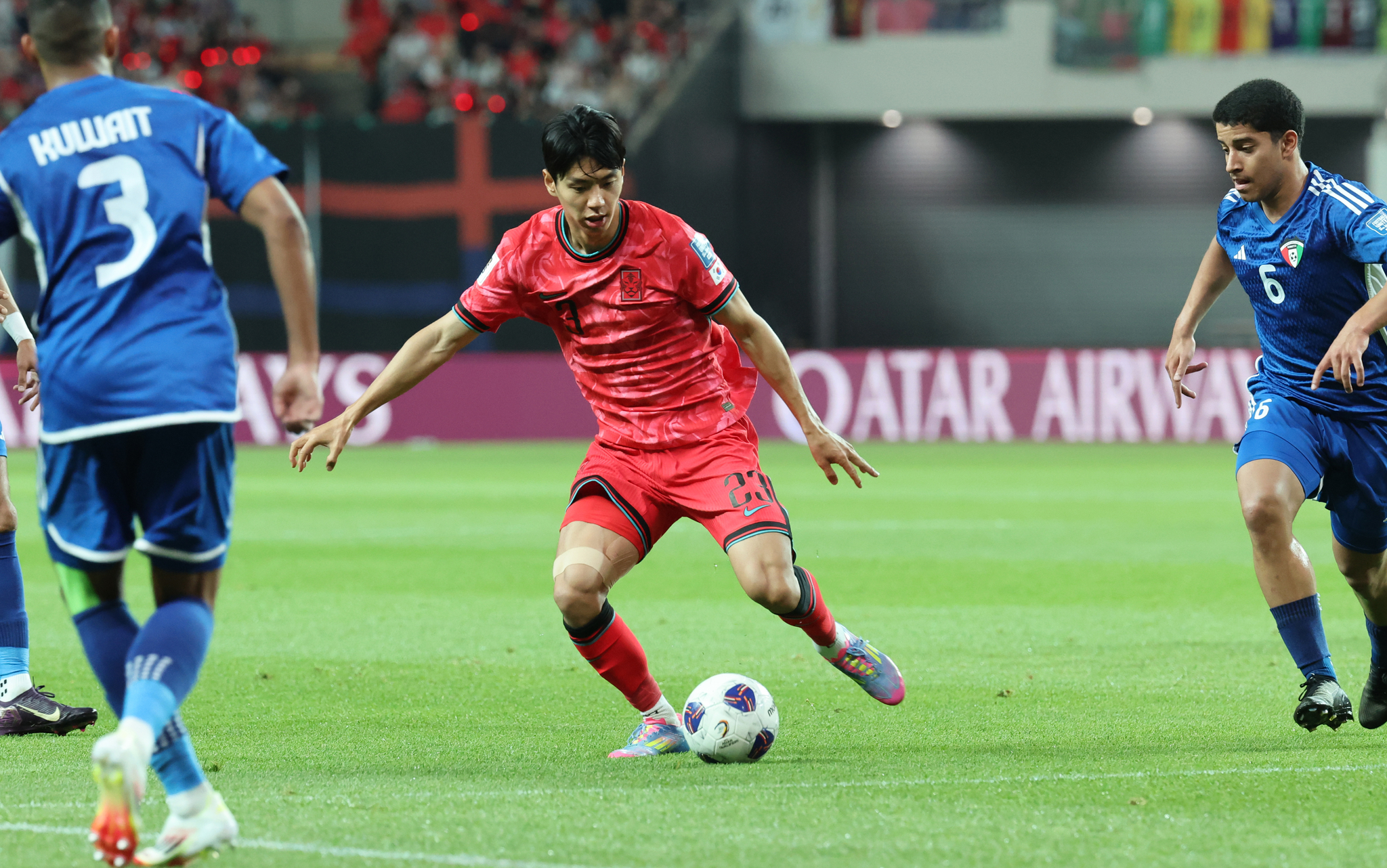 Korea's Jeon Jin-woo dribbles during a 2026 World Cup qualifier against Kuwait at Seoul World Cup Stadium in western Seoul on June 10. [YONHAP] 