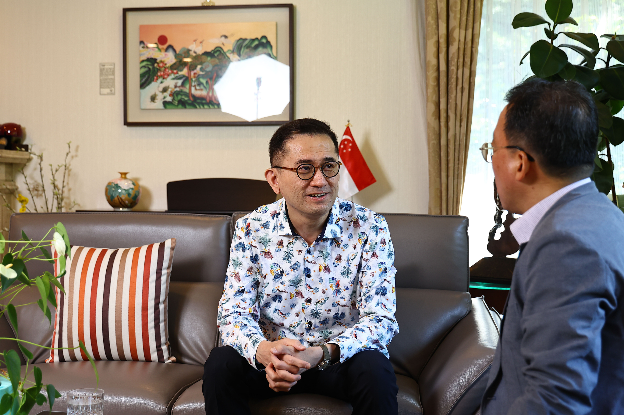 Singaporean Ambassador Eric Teo speaks during an interview with the JoongAng Ilbo at the Singaporean ambassador’s residence in Seongbuk District, Seoul, on June 11. [KIM JONG-HO]
