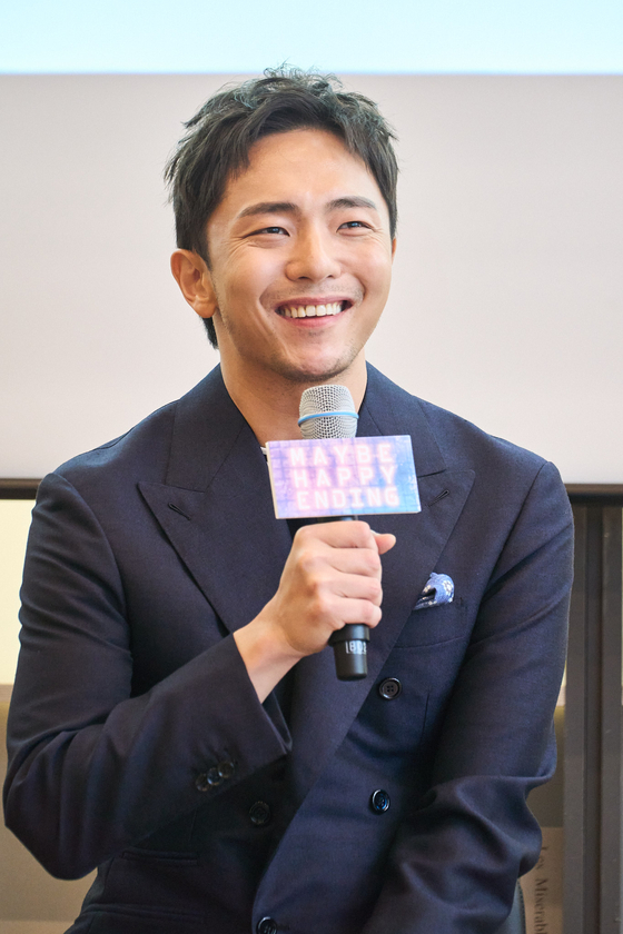 Hue Park, writer of the musical "Maybe Happy Ending," speaks to the press in Jongno District, central Seoul, on Tuesday. [NHN LINK]