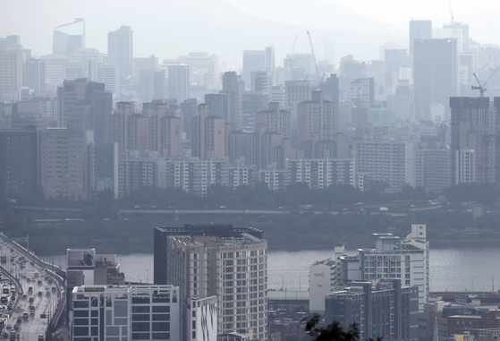 A view of apartment buildings from Mount Namsan on June 16 [YONHAP] 