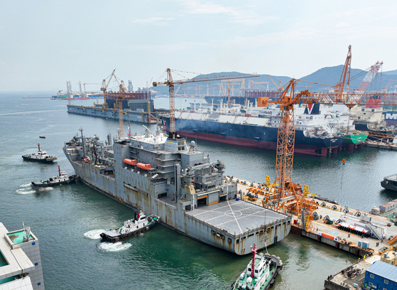 The U.S. Navy logistics support vessel USNS Wally Schirra approaches the quay at Hanwha Ocean's Geoje shipyard in September 2024. [HANWHA OCEAN]