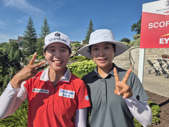 Im Jin-hee, left, and Lee So-mi pose for a photo in Michigan, United States, on June 29. [SUNG HO-JUN] 