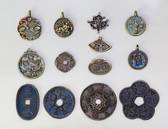 Various engraved byeoljeon coins, which are commemorative coins invalid as legal tender [PARK SANG-MOON]