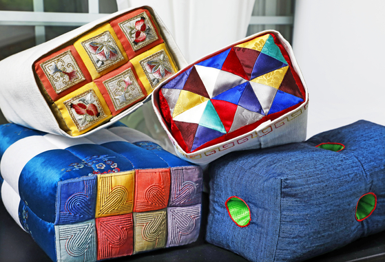 Crafted pillow covers [PARK SANG-MOON]