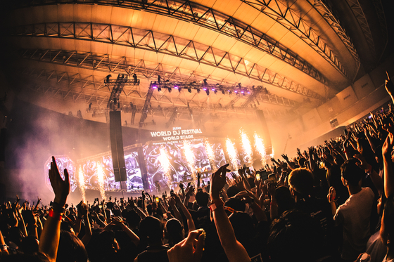 Fans enjoy World DJ Festival Japan at Makuhari Messe in Chiba Prefecture, Japan, on June 29. [BEPC TANGENT]