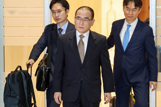 National Security Adviser Wi Sung-lac leaves Korea to the United States on July 6 at the Incheon International Airport. [NEWS1]