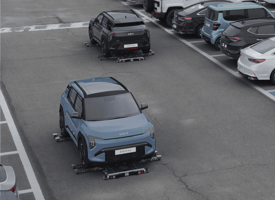 A still from Hyundai Motor's YouTube video ″Ballet Parking: when robots dance to park your car″ uploaded on Oct. 4, 2024, to promote its automated parking machine technology [HYUNDAI MOTOR]