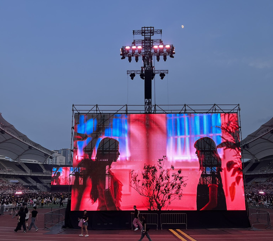 X user @happyshuac uploaded their view of girl group Blackpink's ″Deadline″ concert at Goyang Sports Complex in a post on July 5. [SCREEN CAPTURE]