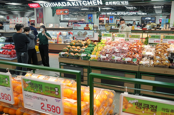 The Grand Grocery Dogok branch, Lotte Super’s first grocery-specialized store [LOTTE SHOPPING]