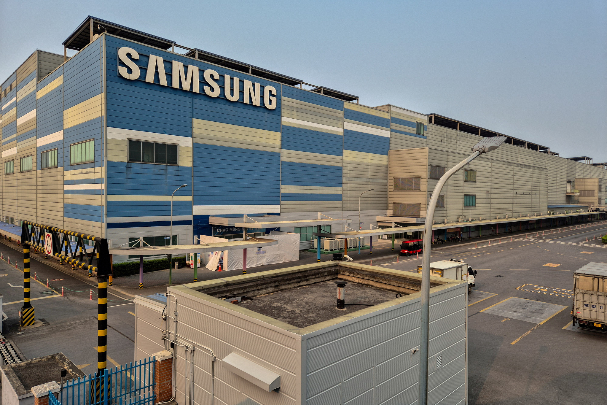A view of a Samsung Electronics factory in Bac Ninh province, Vietnam, on April 3. [REUTERS/YONHAP]