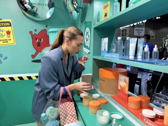 Korean beauty products booth at the KCON LA 2024 in Los Angeles in 2024 [YONHAP]
