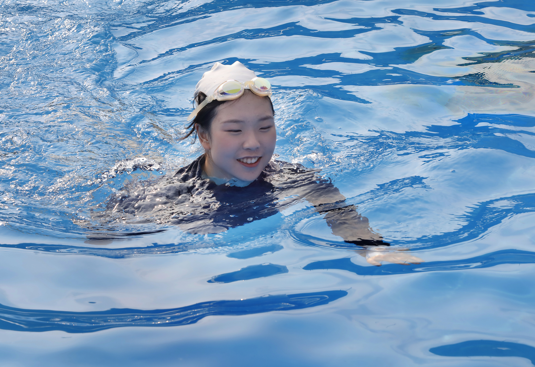 This is me hours later, excited to be completing my final mission of the day, swimming in the lazy river pool in Ttukseom Hangang Park in eastern Seoul on May 30. [PARK SANG-MOON]