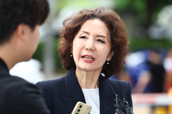 Education Minister nominee Lee Jin-sook speaks to reporters as she arrives at the Korea Institute of Educational Facility Safety in western Seoul on June 30. [YONHAP] 