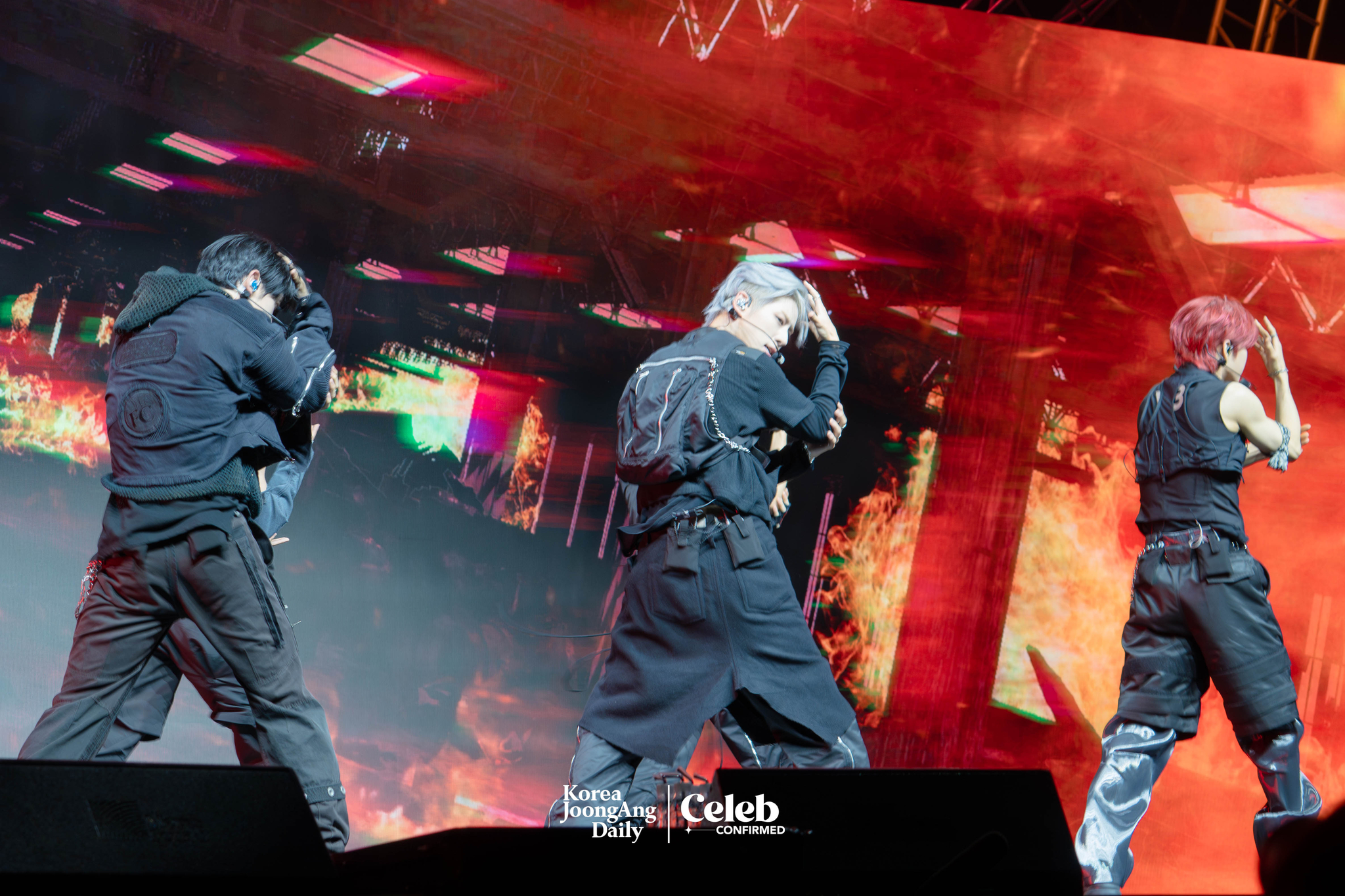 Boy band NOWZ performs lead track “Everglow” during a showcase for the release of its first EP, “Ignition,” at Yes24 Live Hall in eastern Seoul on July 9. [DANIELA GONZALEZ PEREZ]