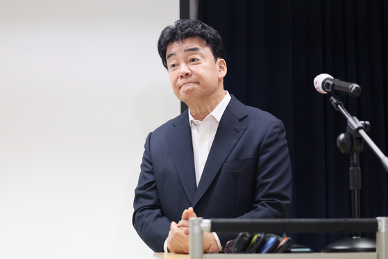 Theborn Korea CEO Paik Jong-won attends a press conference at Space Share Gangnam in Seocho District, southern Seoul, on March 28. [YONHAP]