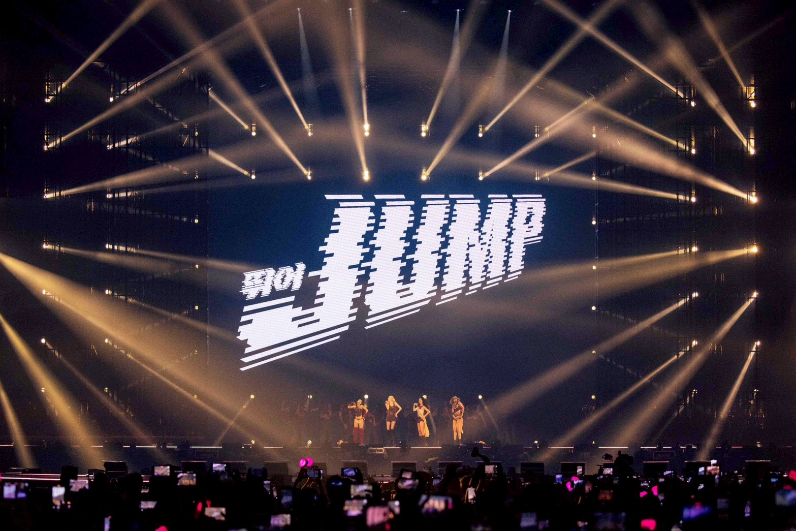 Girl group Blackpink showcases its new single ″Jump″ during the ″Deadline″ tour in Goyang, Gyeonggi, on June 5. [YG ENTERTAINMENT]