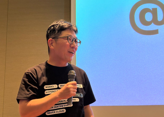 Kim Yu-won, CEO of Naver Cloud, shares the firm's business plans in Japan at a hotel in Osaka on July 9. [YONHAP] 