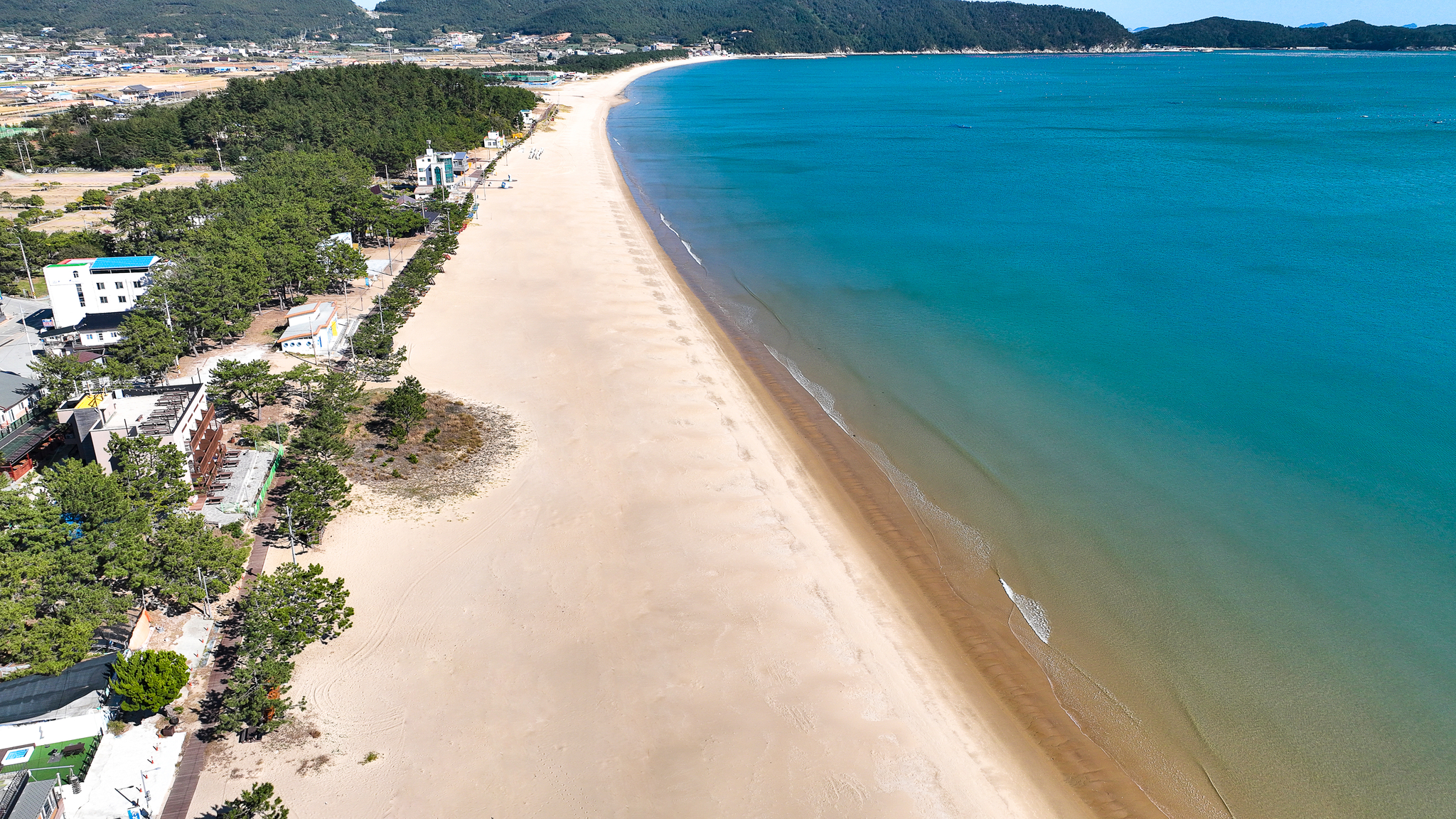 Sinji Myeongsasimni Beach in Wando County, South Jeolla [WANDO COUNTY OFFICE]
