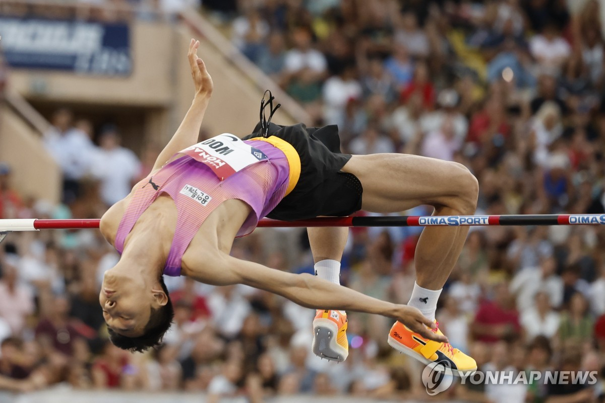 Korean high jumper Woo Sang-hyeok competes in the men's high jump event at the Diamond League competition at Stade Louis II in Monaco on July 11, 2025. [EPA/YONHAP] 