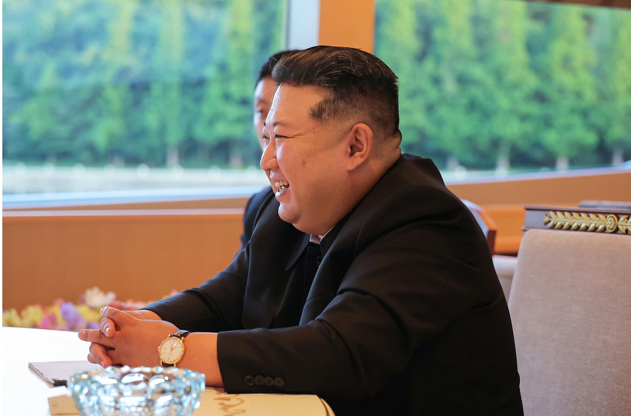 The Rodong Sinmun, the official newspaper of North Korea’s ruling Workers’ Party, reports on July 13 that Kim Jong-un met with Russian Foreign Minister Sergey Lavrov. [NEWS1]