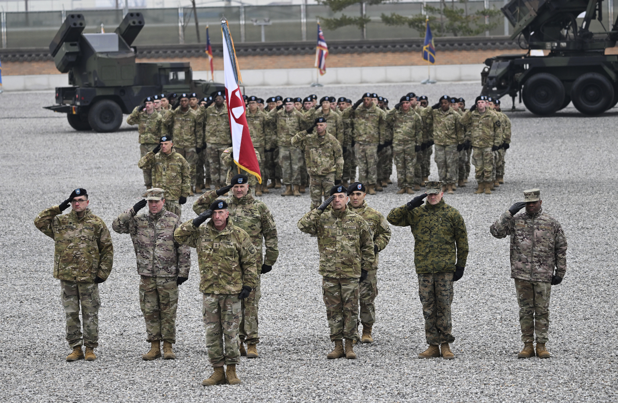  U.S. soldiers salute during a change-of-command ceremony for the United Nations Command, Combined Forces Command and the United States Forces Korea at Camp Humphreys in Pyeongtaek, Gyeonggi, on Dec. 20, 2024. [AP/YONHAP]