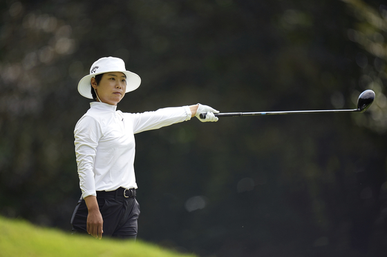Lee So-mi plays on the fourth hole during the last round of the Evian Championship women's golf tournament, in Evian, eastern France, July 13. [AP/YONHAP]
