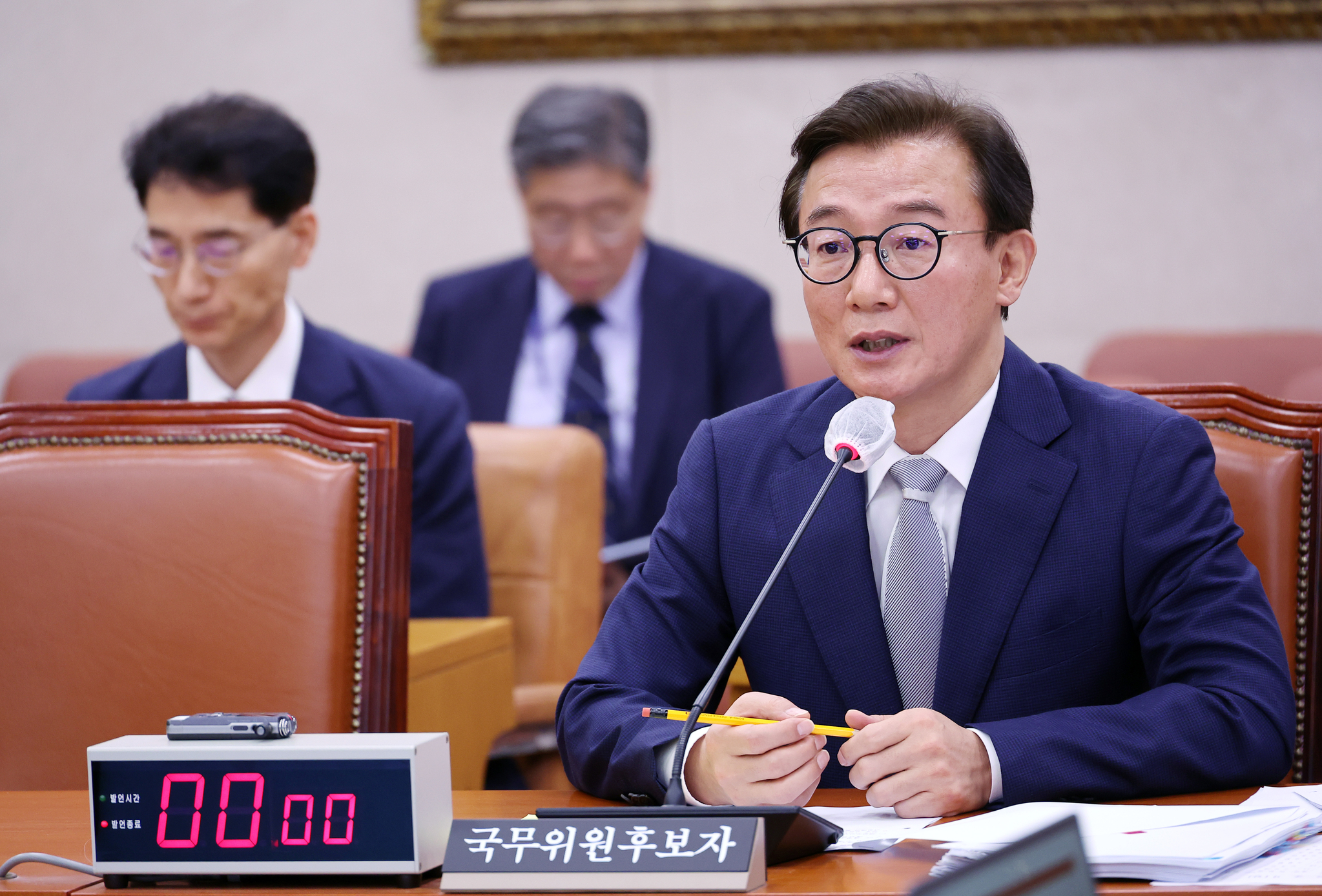 Oceans minister nominee Chun Jae-soo speaks during a parliamentary confirmation hearing at the National Assembly in western Seoul on July 14. [YONHAP] 