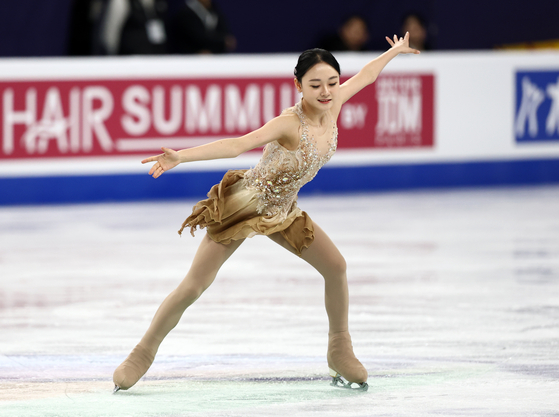 Kim Chae-yeon performs in the women’s free skating event at the Four Continents Figure Skating Championships hosted by the International Skating Union (ISU) at Mokdong Ice Rink in western Seoul on Feb. 23. Kim took first place. [YONHAP]
