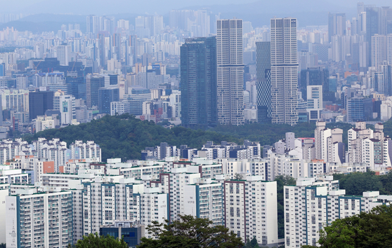 Apartments and other buildings in Seoul [YONHAP]