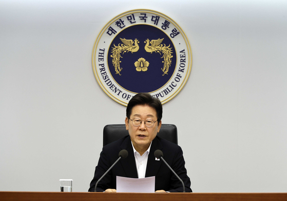 President Lee Jae Myung speaks during a senior presidential secretary meeting at the presidential office in Yongsan District, central Seoul on July 17. [JOINT PRESS CORPS] 