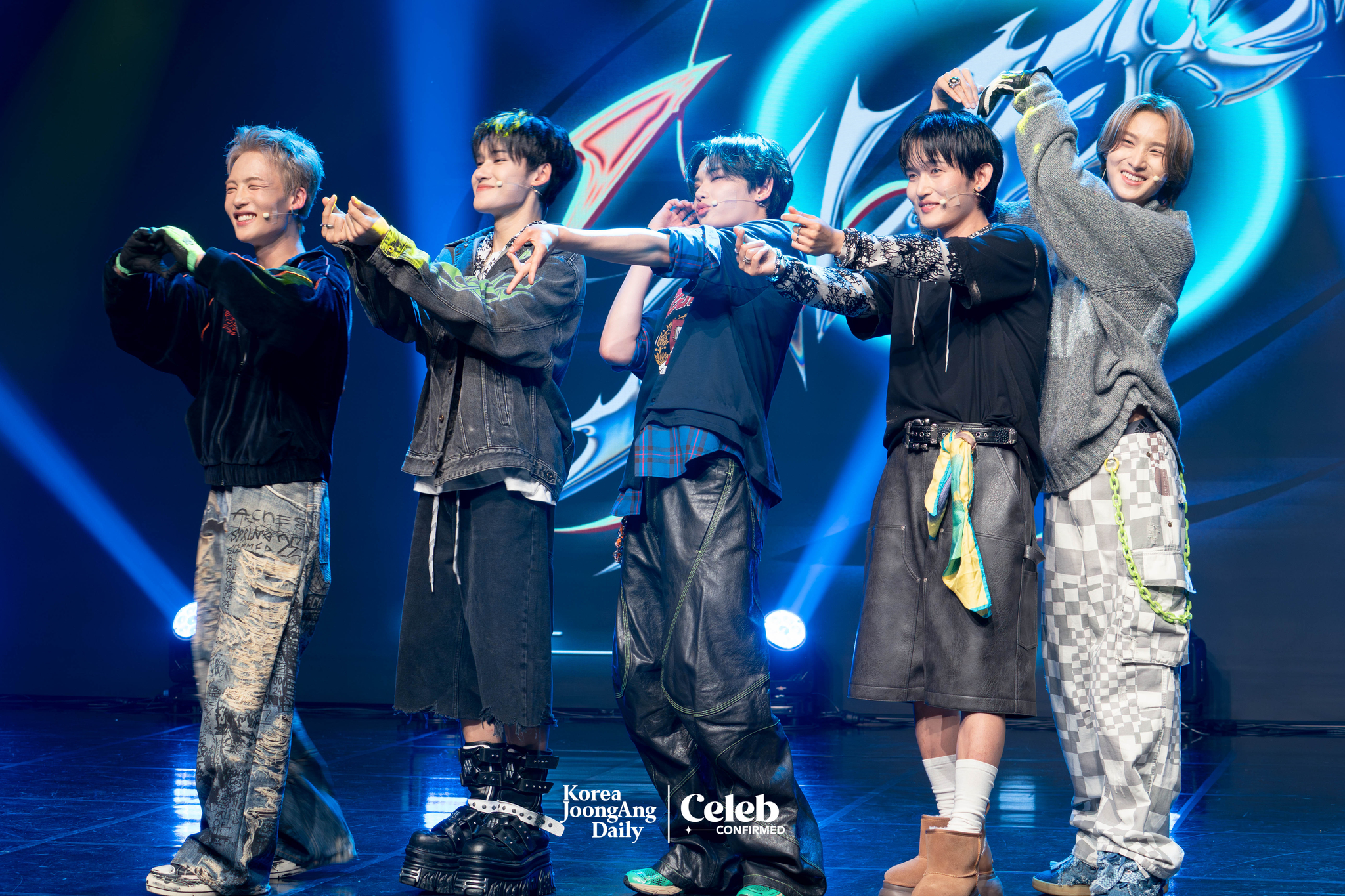 Boy band 1Verse poses for photos during a showcase for the release of its debut single album, “The 1st Verse,” at Ilchi Art Hall in Gangnam District, southern Seoul, on July 18. [DANIELA GONZALEZ PEREZ]