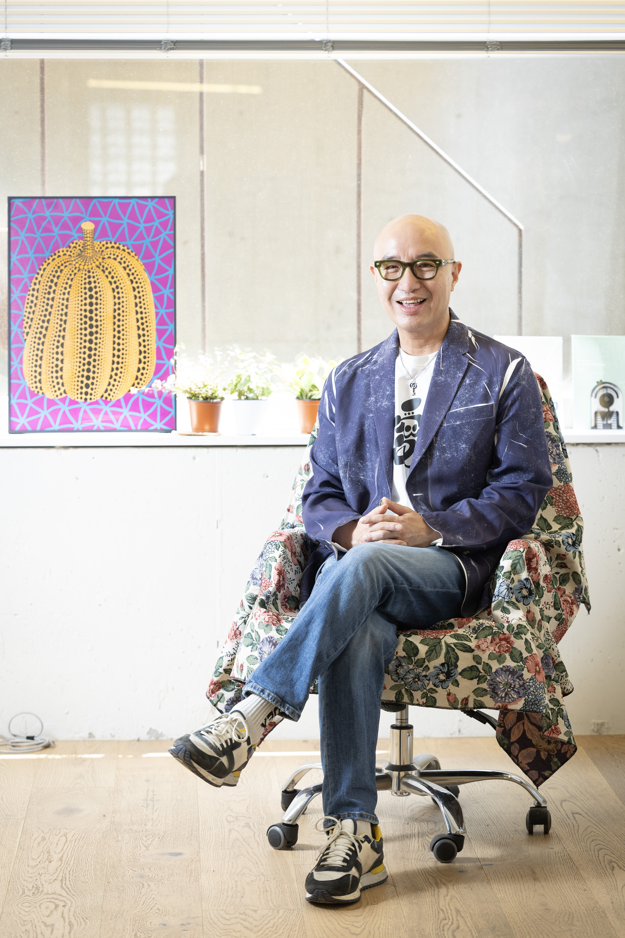 Television personality Hong Seok-cheon poses during an interview with the JoongAng Ilbo at his office in Itaewon, central Seoul, on May 25. [JOONGANG ILBO]