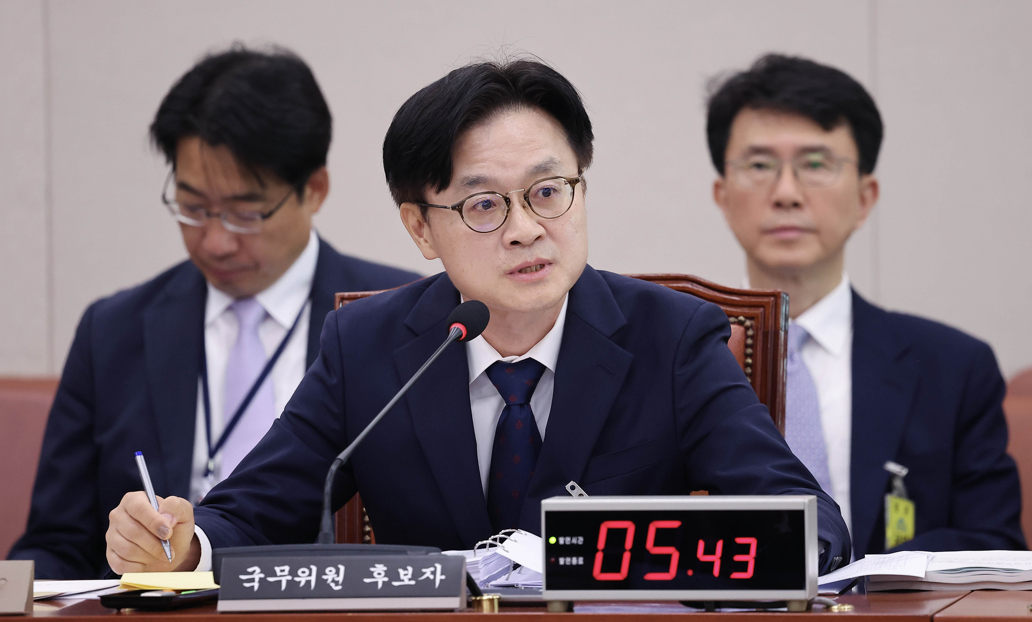 Kim Jung-kwan, nominee for Minister of Trade, Industry and Energy, speaks during his confirmation hearing at the National Assembly in Yeouido, western Seoul on July 17. [LIM HYUN-DONG]